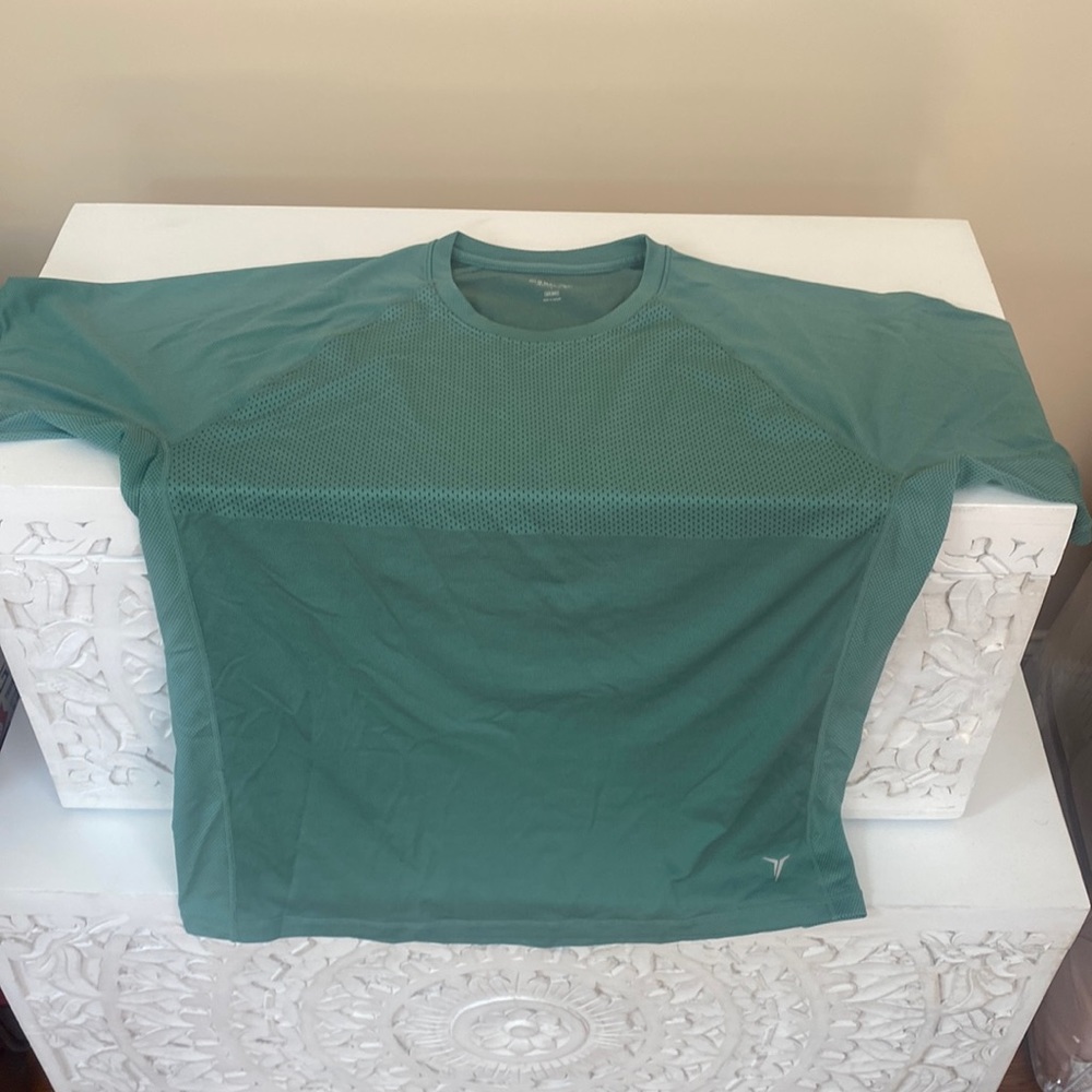 Green, activewear/sports t shirt, compression, old navy,
